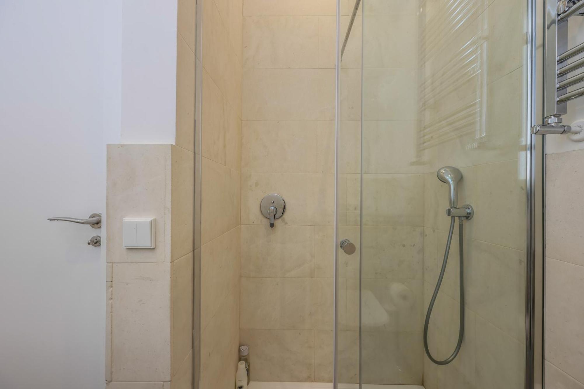 En El Corazon De Madrid, Casa Modernaアパートメント エクステリア 写真